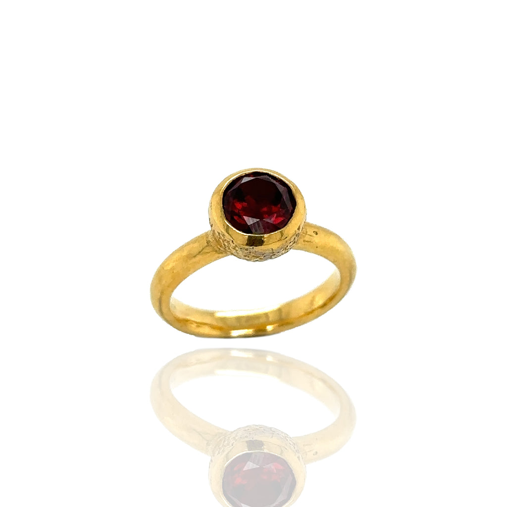 Behrianna Cocktail Ring - 7.5 mm - Mozambique Garnet - 9ct, 14ct