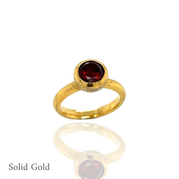 Behrianna Cocktail Ring - 7.5 mm - Mozambique Garnet - Solid Gold