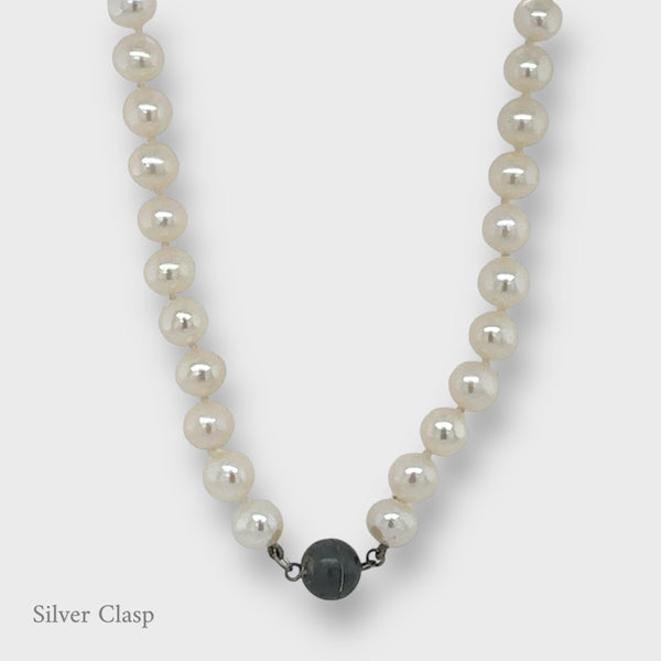 Nieves Freshwater Pearl Necklace