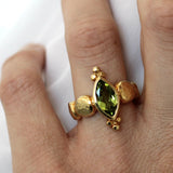 Maya Ring - Peridot - Gold
